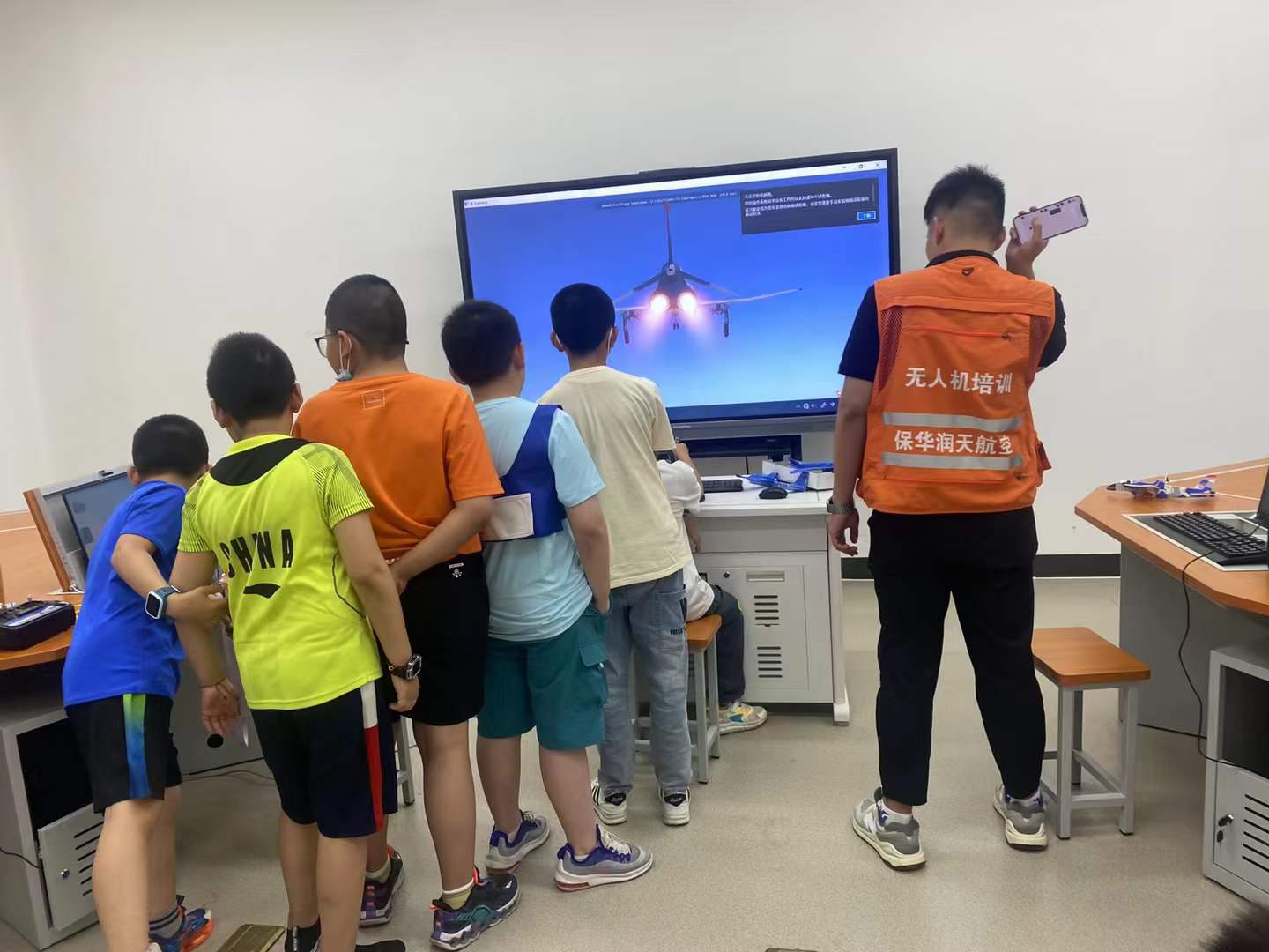 新疆保華潤天航空——青少年無人機培訓日常訓練