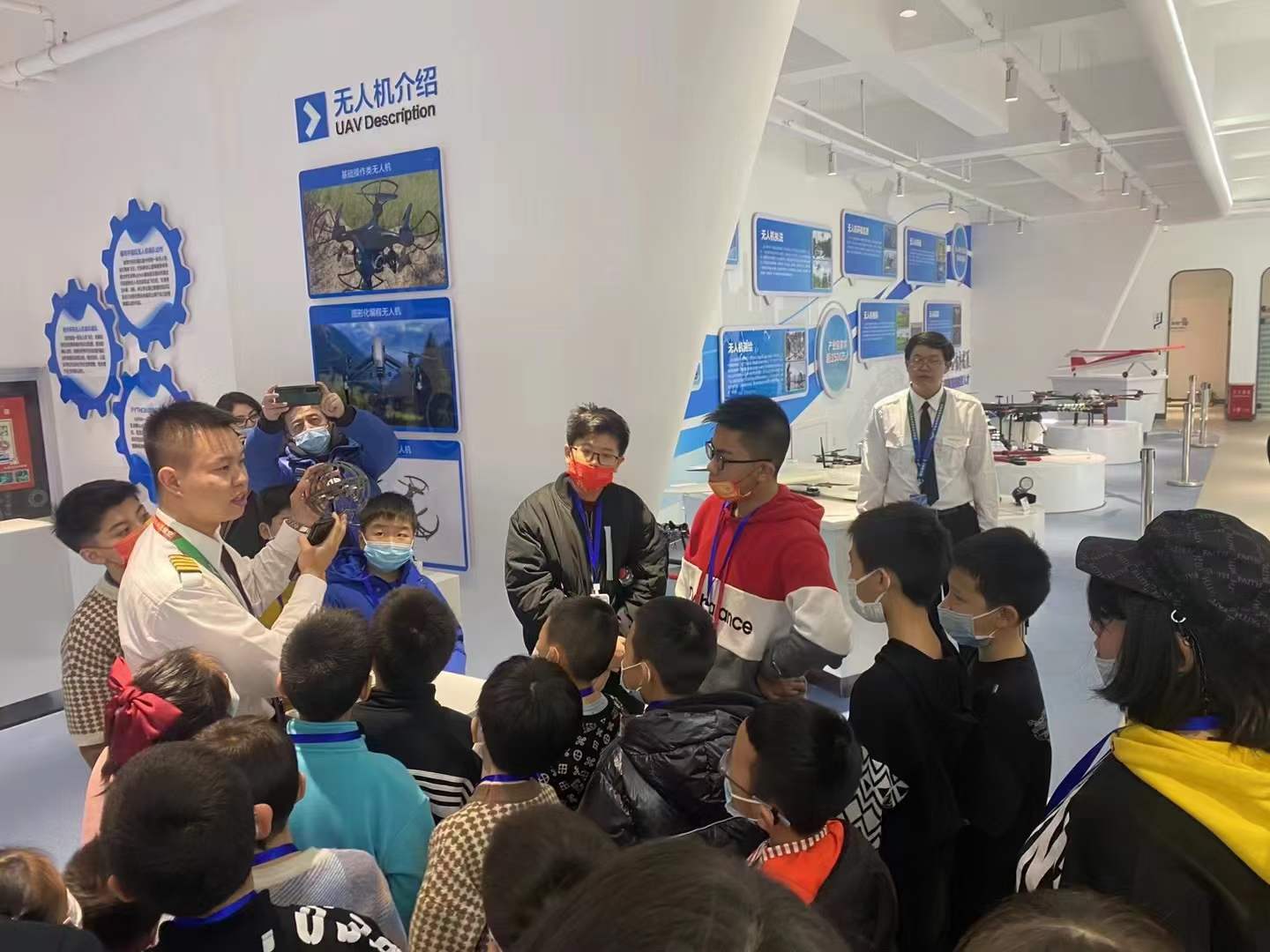 新疆保華潤天航空——青少年無人機培訓日常訓練