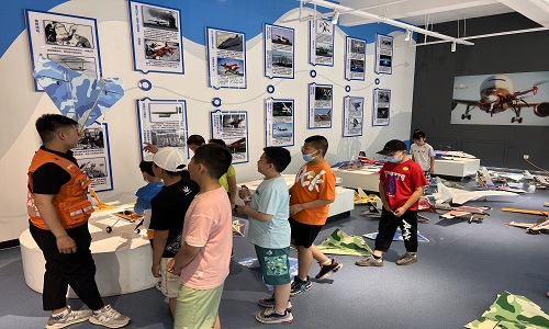 【新疆保華潤(rùn)天航空】從兒童無(wú)人機(jī)培訓(xùn)班看未來科技教育的趨勢(shì)