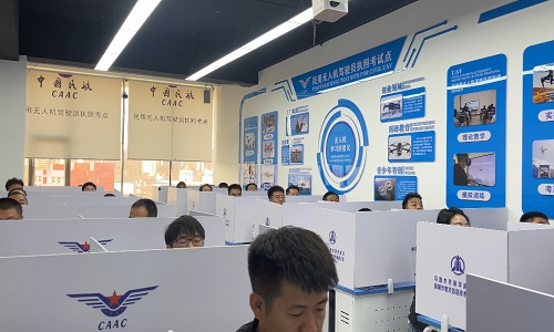 民航局指定新疆保華潤天航空(03考點(diǎn))專業(yè)培訓(xùn)無人機(jī)駕駛員