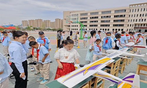 【新疆青少年無人機(jī)培訓(xùn)】多旋翼無人機(jī)操作技巧，保華潤(rùn)天航空專業(yè)指導(dǎo)