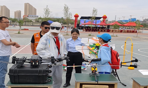 新疆青少年無(wú)人機(jī)培訓(xùn)教育：保華潤(rùn)天航空引領(lǐng)未來(lái)