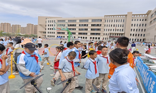 【新疆青少年無人機(jī)培訓(xùn)】多旋翼無人機(jī)操作技巧，保華潤(rùn)天航空專業(yè)指導(dǎo)