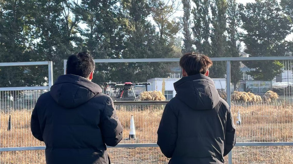 想在新疆當(dāng)個(gè) “天空博主”？從保華潤(rùn)天航空無人機(jī)培訓(xùn)出發(fā)